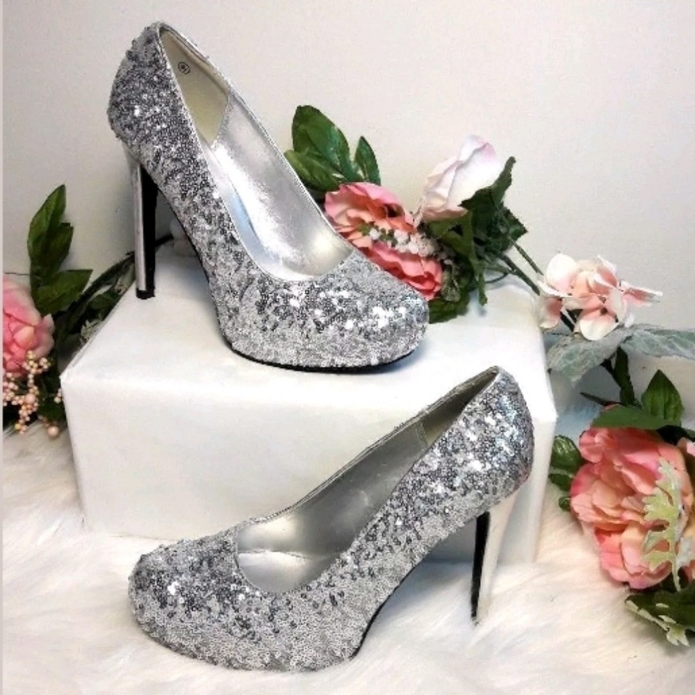 *SOLD* Delicious Sequin Stilettos - Picture 1 of 8